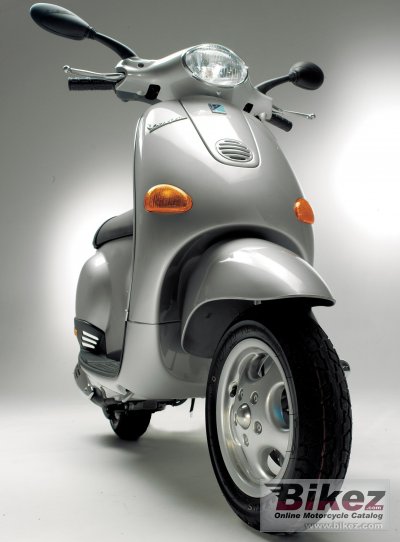 2005 Vespa ET4 50 photo